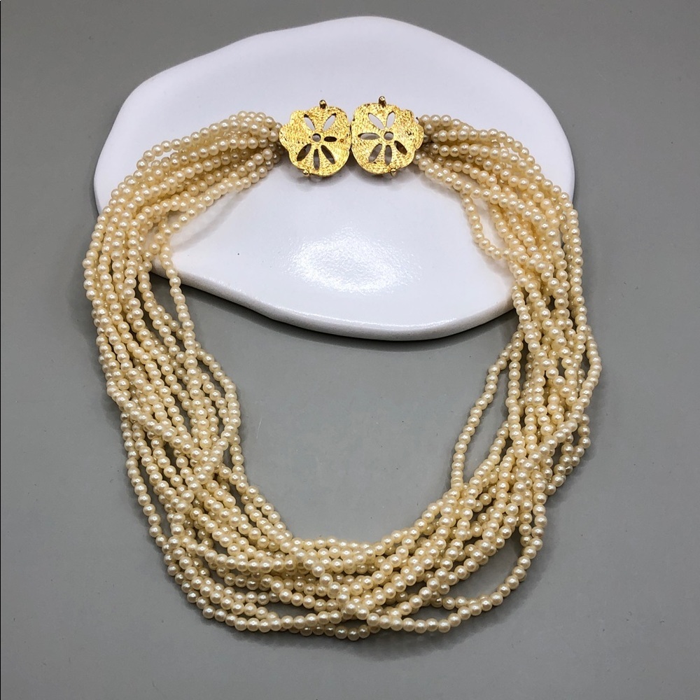 Vintage sand coin clasp milti layer strand faux pearl necklace collar choker.